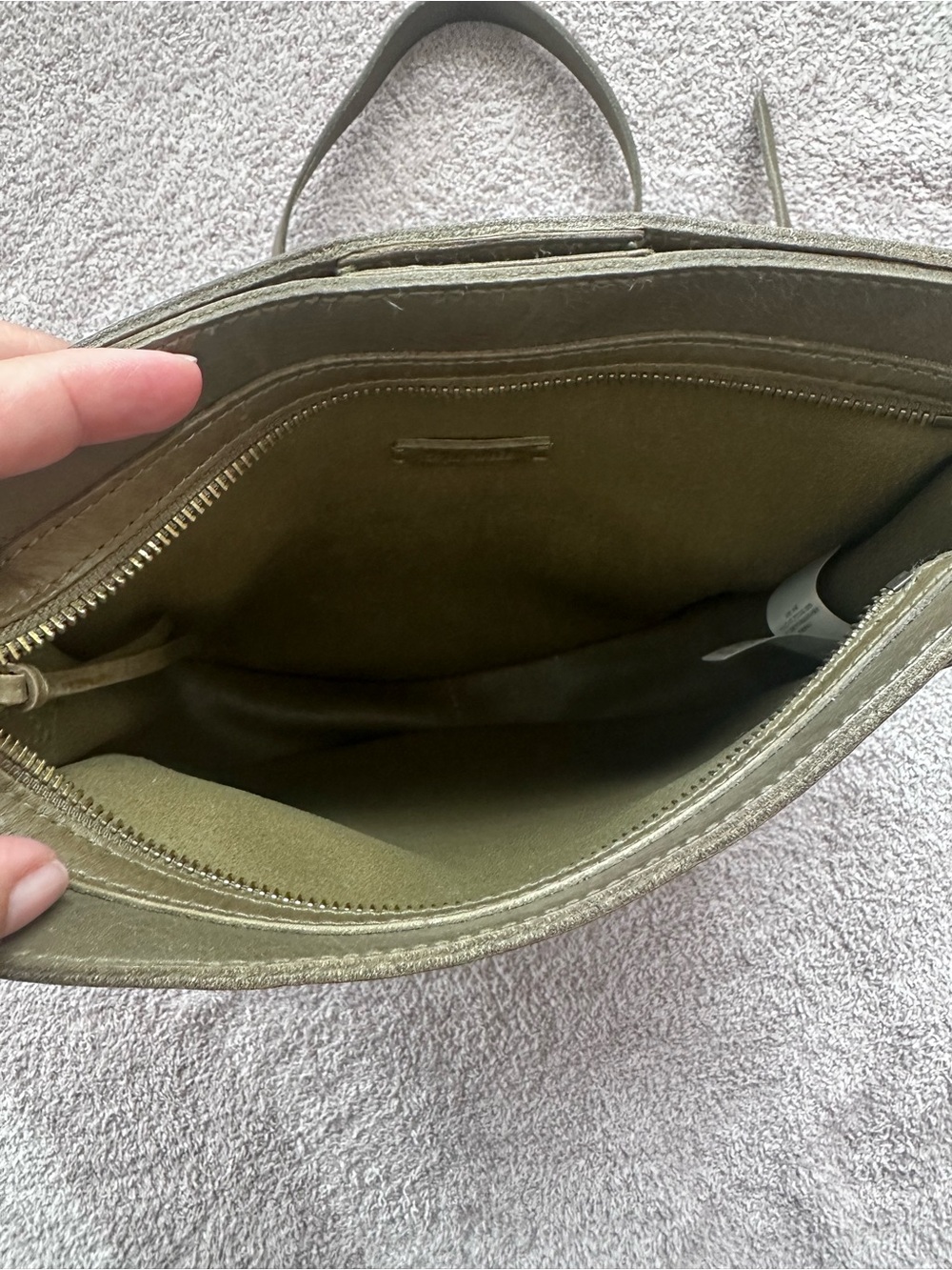 Madewell Classic Olive Leather Crossbody Bag with Removable Stripe Strap - Picture 8 of 12